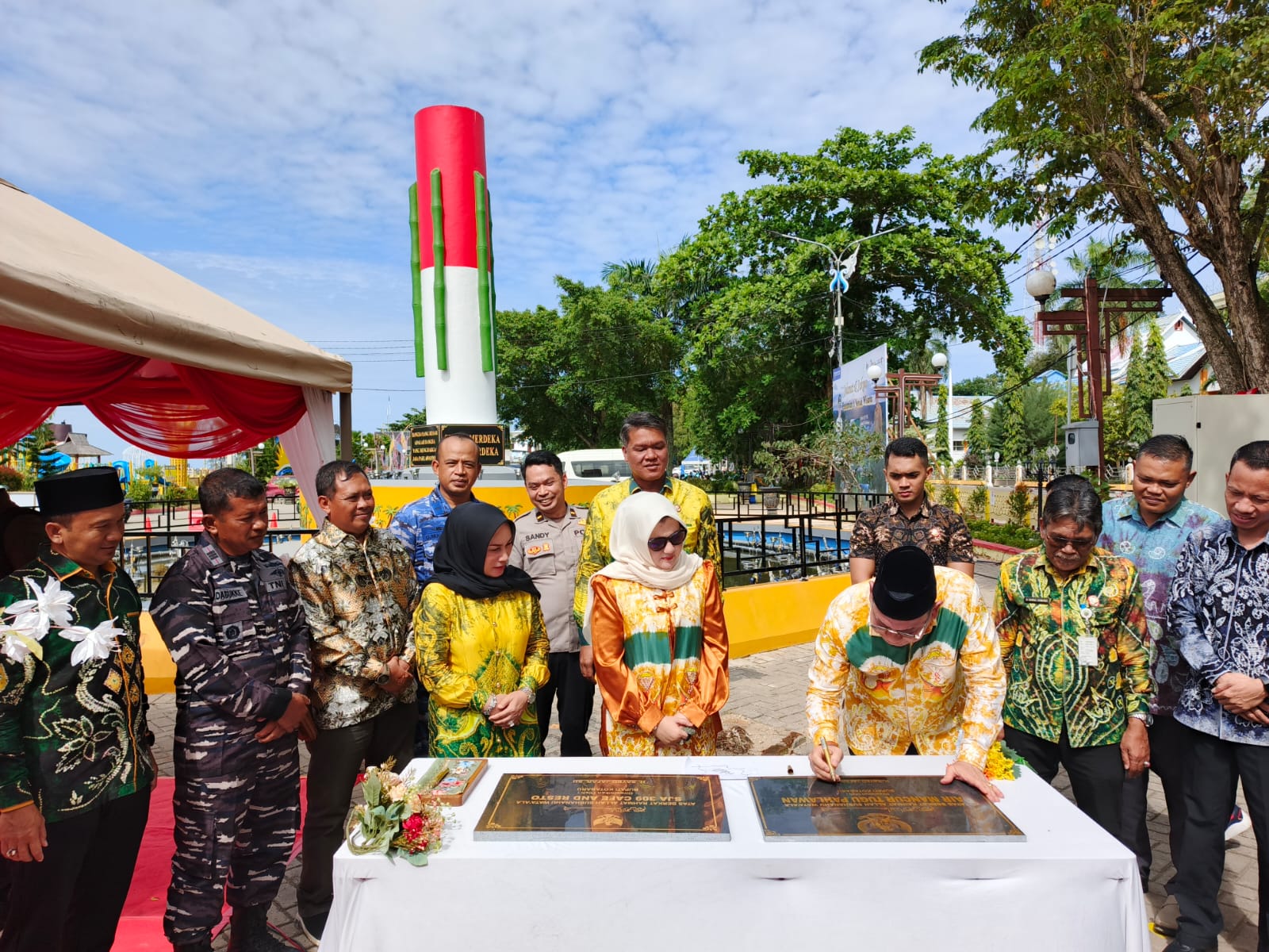 Dukung Ekonomi Kreatif, Bupati Kotabaru Resmikan Air Mancur Tugu Perjuangan