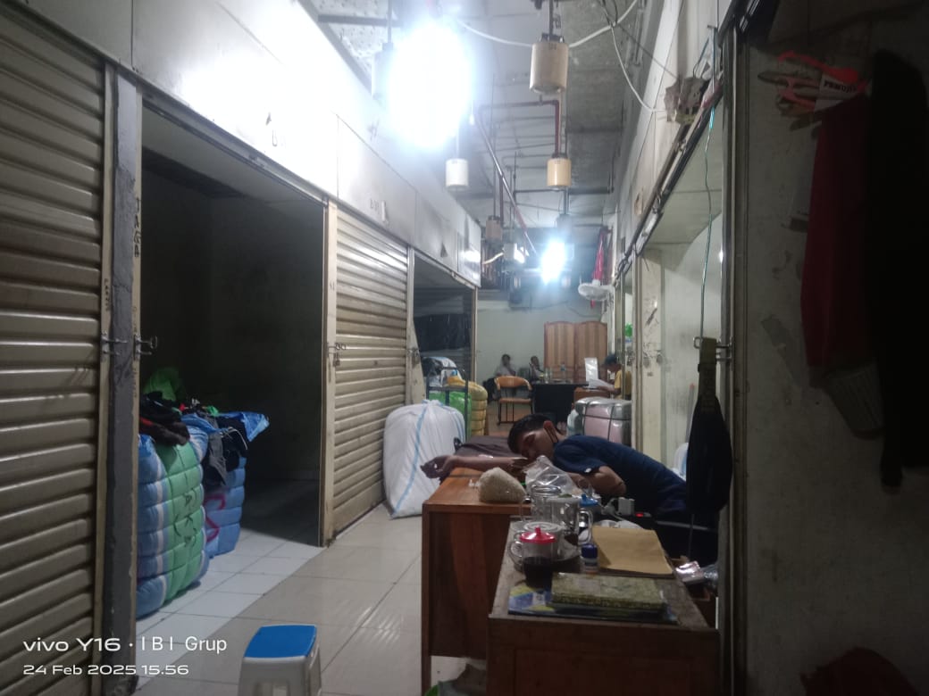 Pasar Senen Jaya Diduga Berubah Fungsi Jadi Gudang Ballpress dan Pemasaran Pakaian Bekas Seludupan Dari Bebagai Negara?
