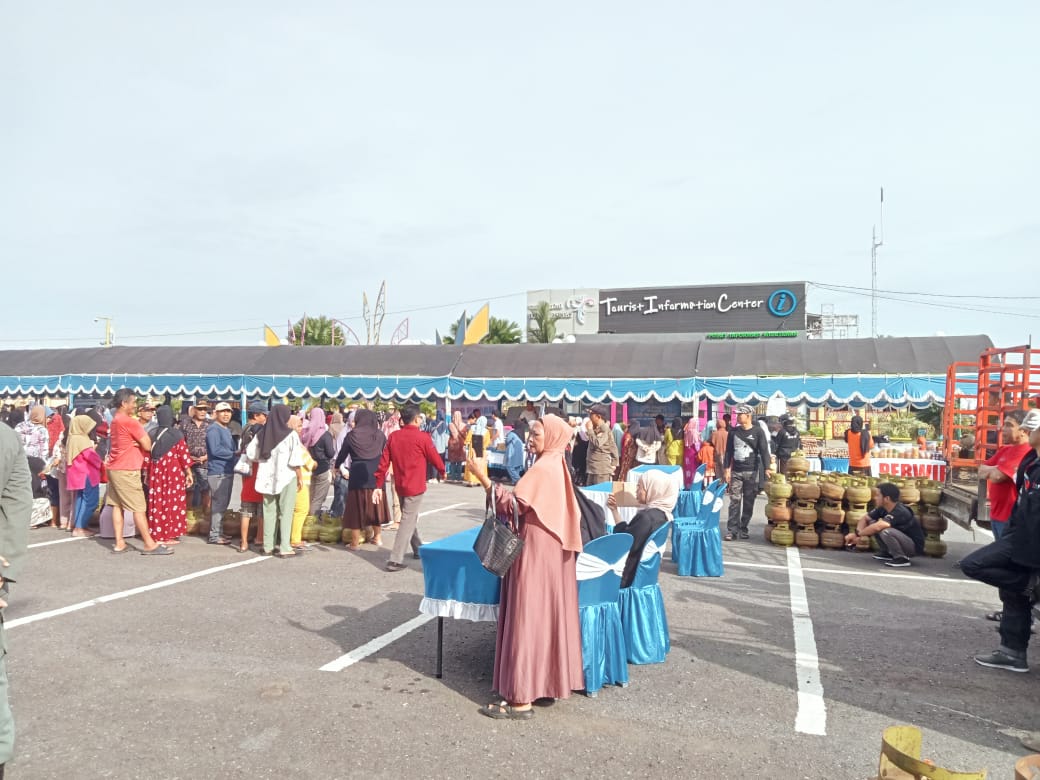 Pasar Murah di Kotabaru Diserbu Warga, Bantu Kendalikan Inflasi dan Persiapan Lebaran