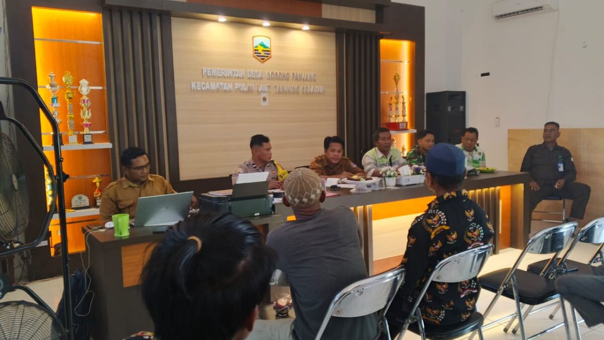 PT. IBT dan Warga Desa Gosong Panjang Cari Solusi Masalah Ternak Masuk Area Proyek