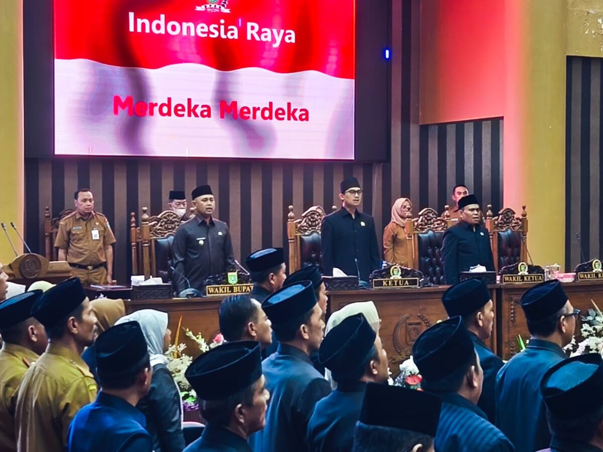 Gelar Rapat Paripurna, DPRD Tanbu Serahkan Rekomendasi LKPJ TA 2025