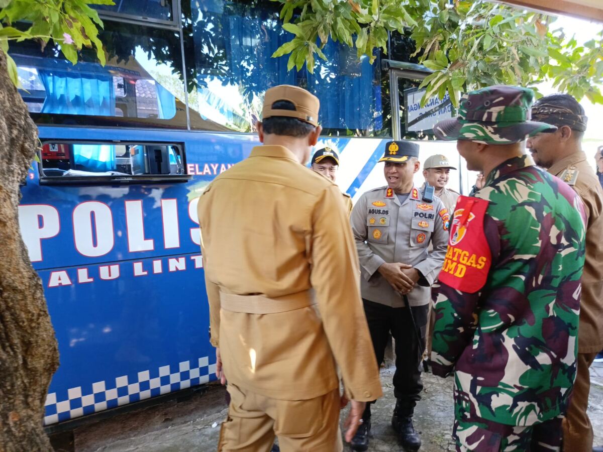 Keberadaan Layanan Publik Terpadu Warnai Pembukaan TMMD ke-124 di kabupaten Lamongan