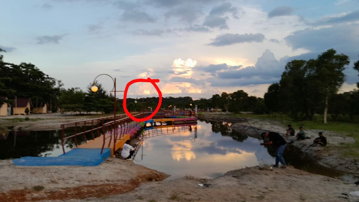 Proyek Broadwalk Pantai Pasir Padi Pangkalpinang Rp 1,5 M Diduga Asal-Asalan, Pakai Besi Pipa Bekas Dan Separuh Lampu Padam
