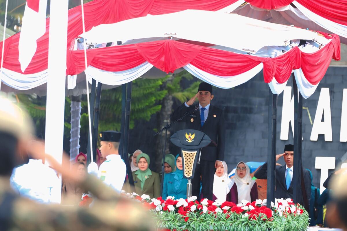 Bupati Andi Rudi Latif : Semangat Kebangkitan Nasional Tak Padam Meski Diguyur Hujan