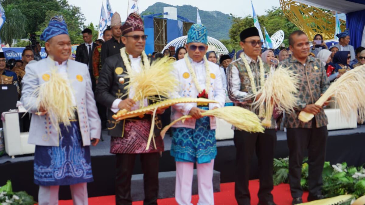 Puncak Peringatan Hari Jadi ke-75 Kotabaru Meriah dan Penuh Makna: “Kotabaru Hebat Gasan Banua Nang Maslahat”