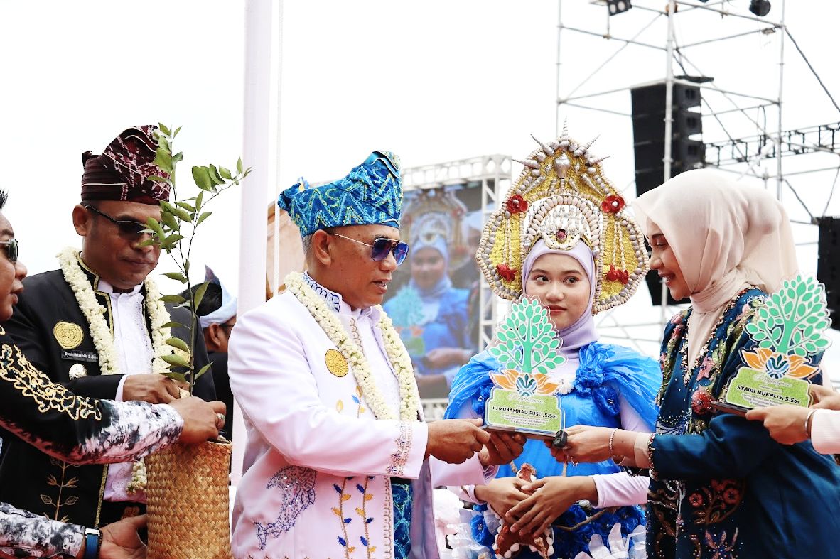 Bupati Kotabaru Muhammad Rusli Gagas Karangan Bibit Tanaman sebagai Inovasi Ramah Lingkungan