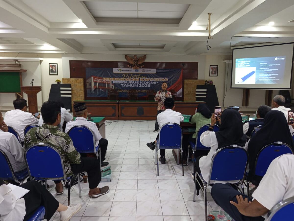 FEB UNISLA Jadi Mitra Strategis Dinas Koperasi Lamongan dalam Pelatihan Penyusunan Proposal Business Plan dan Mitigasi Risiko KDMP