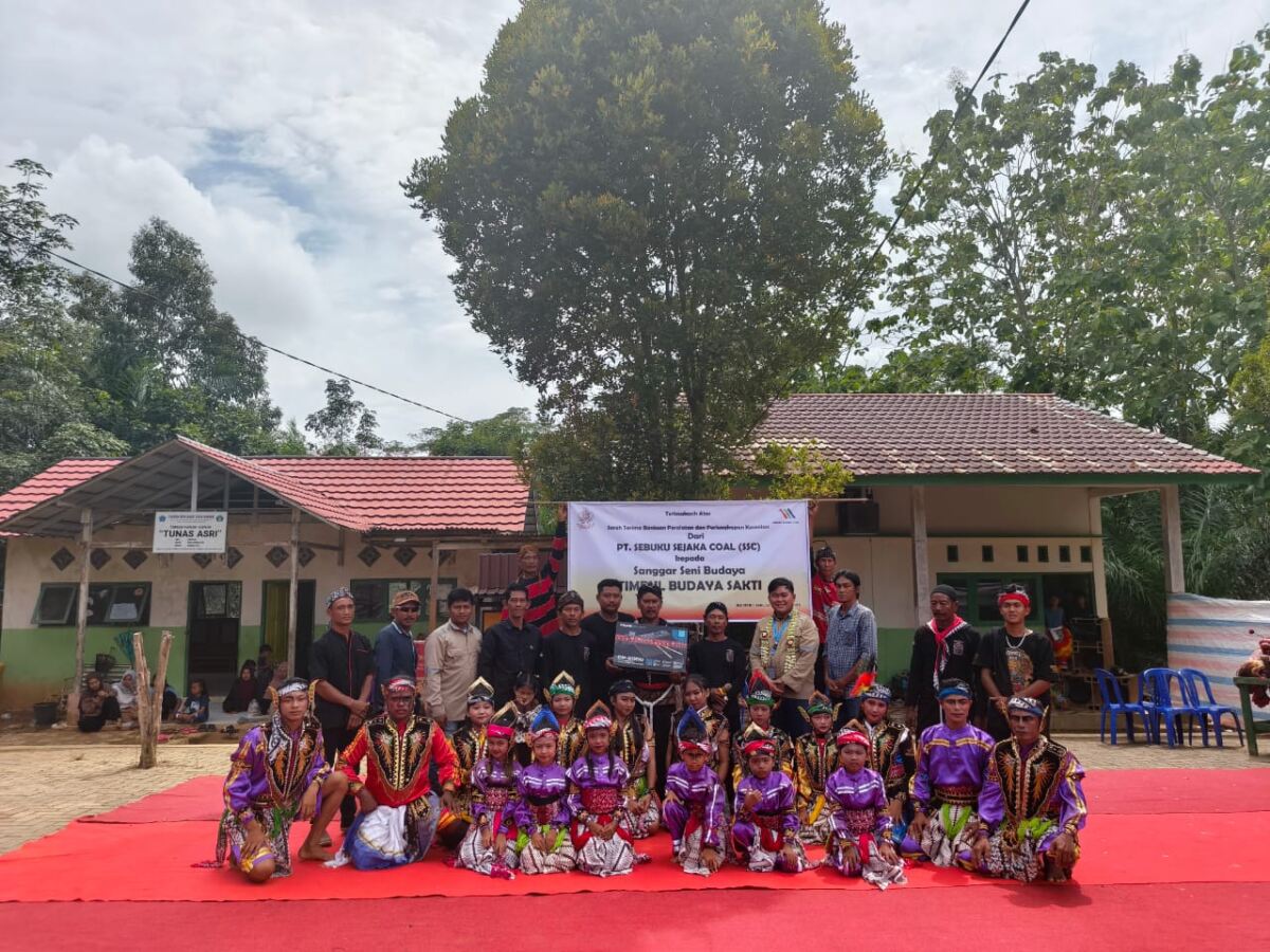 PT. SSC Resmi Bina Sanggar “Timbul Budaya Sakti” untuk Lestarikan Kesenian Kuda Lumping di Bekambit Asri