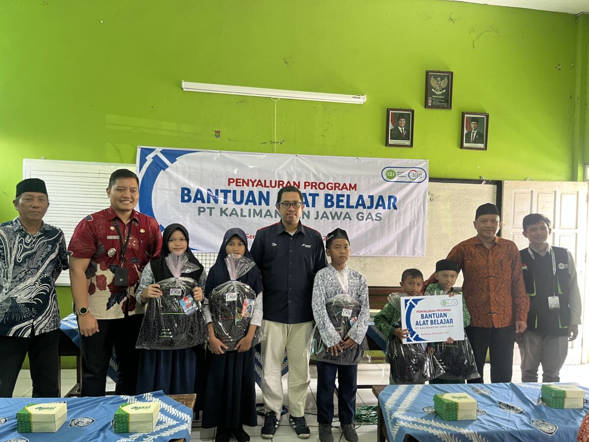 PT Kalimantan Jawa Gas dan IZI Jateng Salurkan 45 Paket Alat Belajar Untuk Siswa SDI Taqwiyatul Wathon