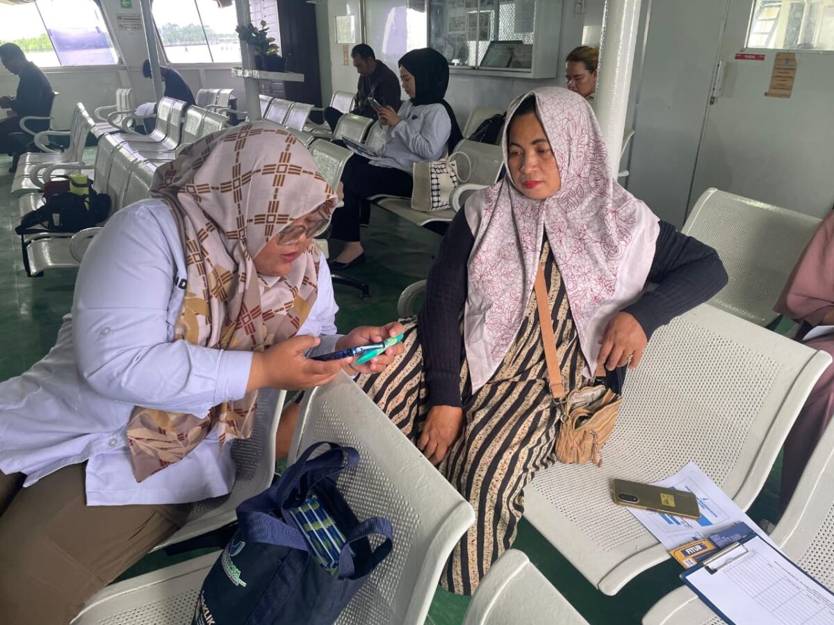 Dari Laut untuk Sehat, BPOM Tanah Bumbu Edukasi Penumpang Soal Suplemen Aman