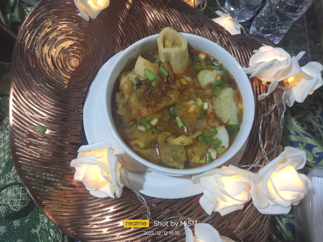 Kuliner Khas Jawa Timur Lontong Kikil ‘Diserbu’ Warga di Pekan Budaya Borneo 2025