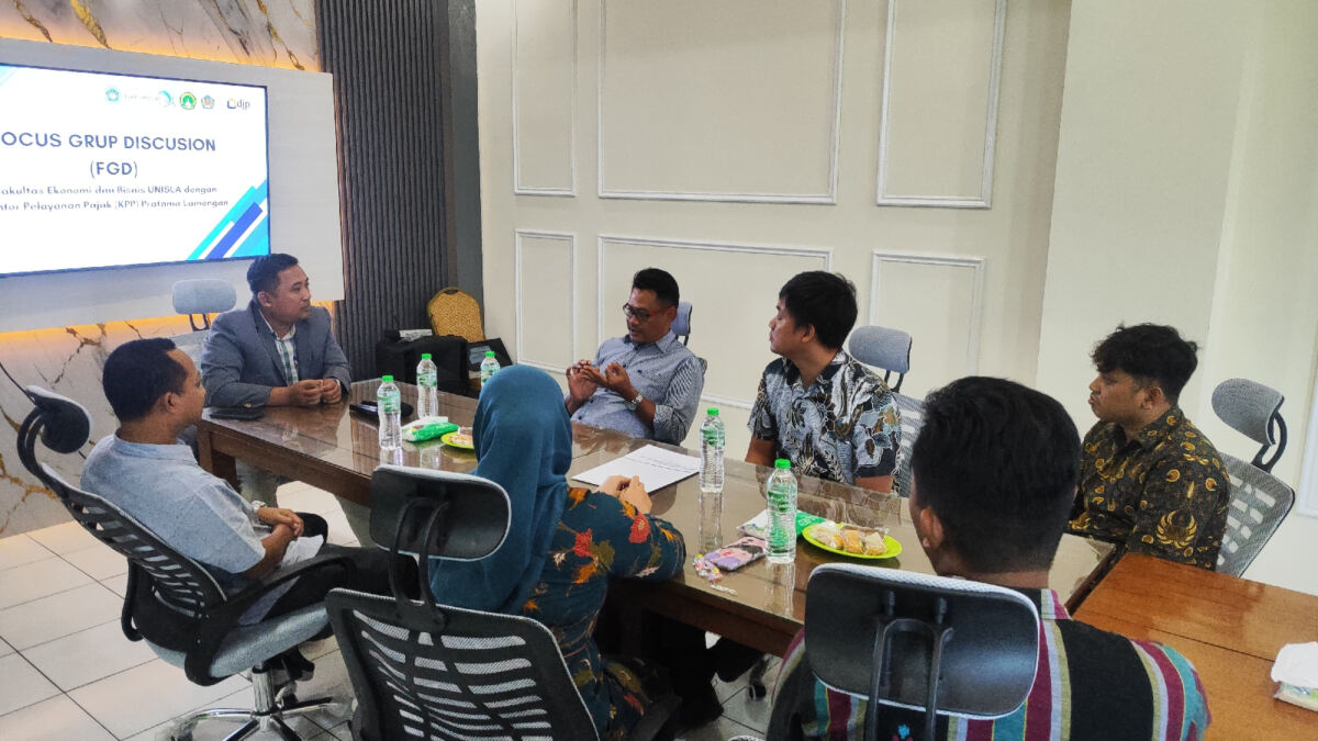 Semiloka Sinergitas FEB UNISLA–UMKM Lamongan: Menyatukan Akademisi dan Pelaku Usaha untuk Penguatan Ekonomi Daerah