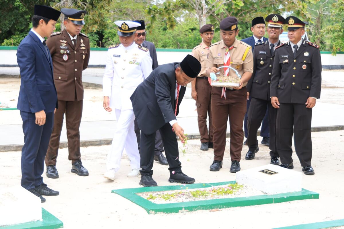 Tabur Bunga Tandai Peringatan 7 Februari, DPRD Tanah Bumbu Kenang 38 Pejuang Pagatan