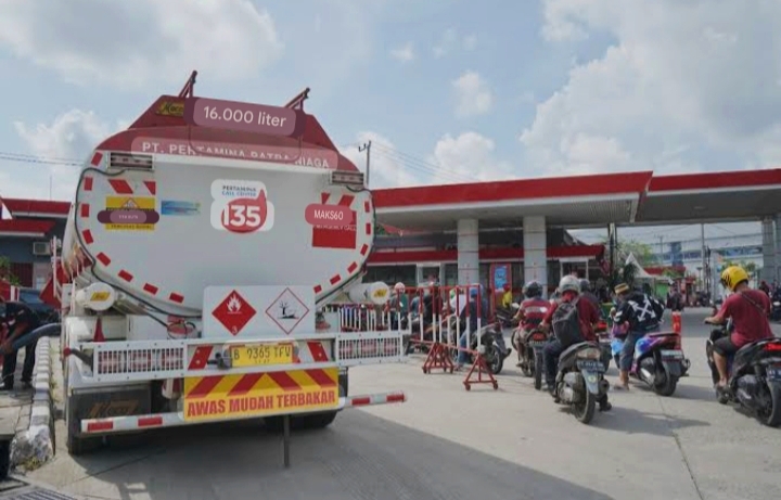 “GONCANGAN ENERGI DI JANTUNG BORNEO: HARGA BBM NON-SUBSIDI MEROKET TAJAM DI TENGAH KETIDAKPASTIAN GLOBAL”