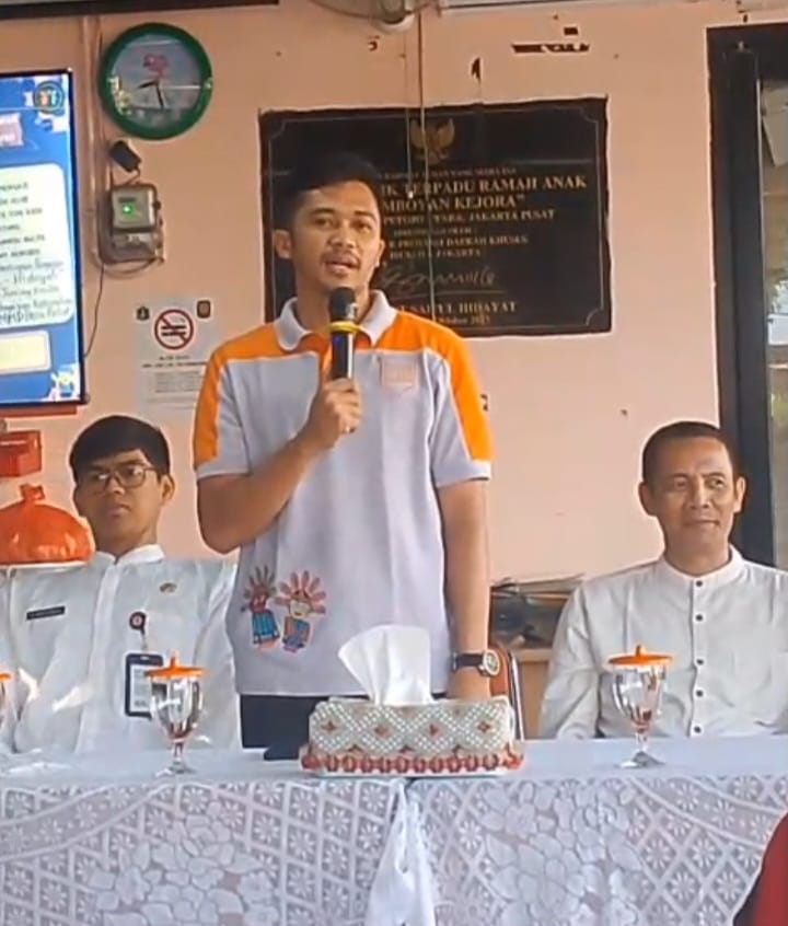 Para Ketua RT 01/ 011 RW 02 Kelurahan Petojo Utara Jakarta Pusat ikuti sosialisasi Pemilahan dari Sumber
