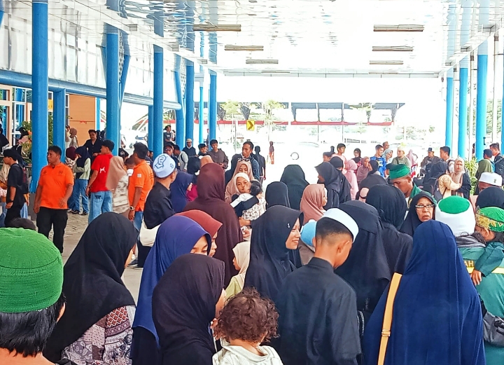 Majelis Dzikir Nuurul Khairaat: Air Mata dan Lantunan Doa Lepas Keberangkatan Rombongan Haul Gresik dari Bumi Tadulako