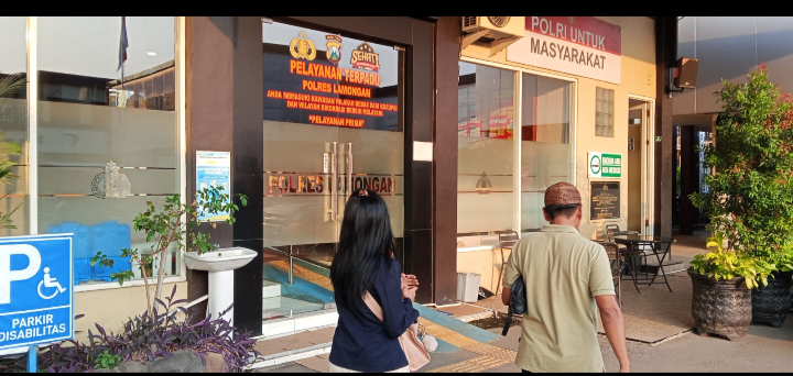Diduga Tertipu Status Pernikahan Palsu, Biduan Dangdut Laporkan Seorang Pria ke Polres Lamongan.