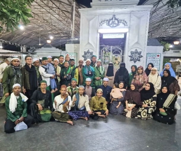 Menjemput Cahaya Wali, Menyucikan Niat di Bumi Ampel: Rombongan Haul Gresik Majelis Nuurul Khairaat Palu Tiba di Surabaya