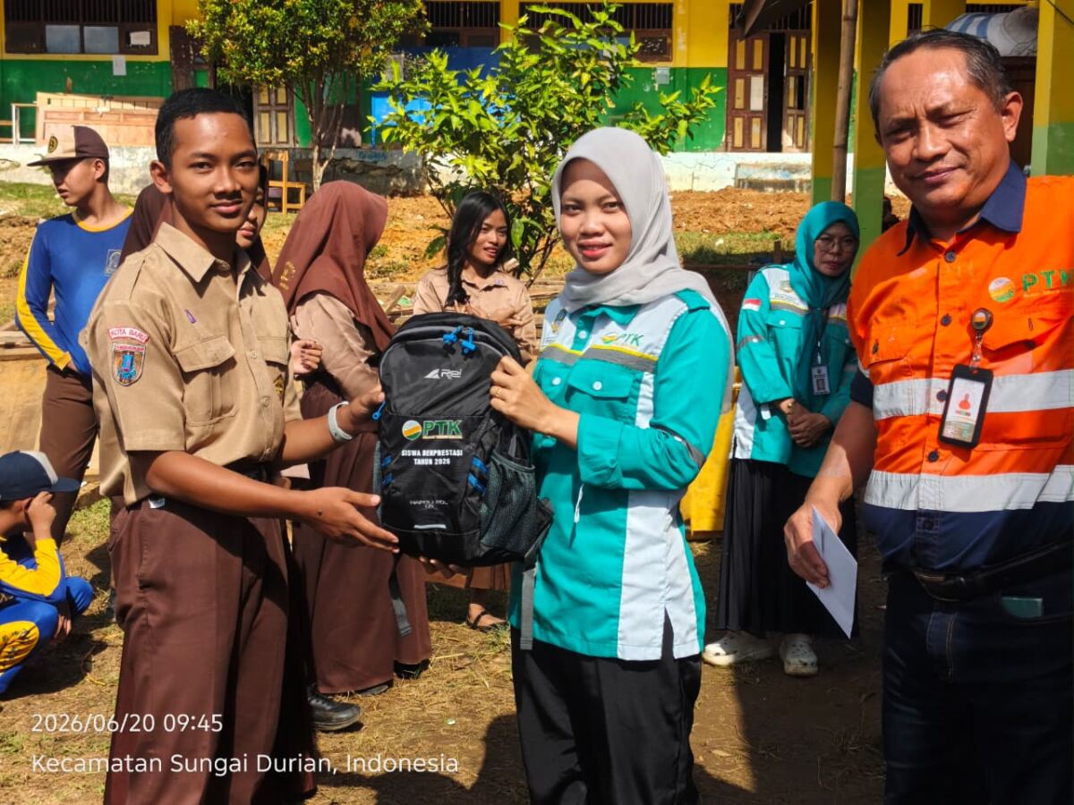 PT Pelsart Tambang Kencana Apresiasi 200 Siswa Berprestasi di Wilayah Ring 1