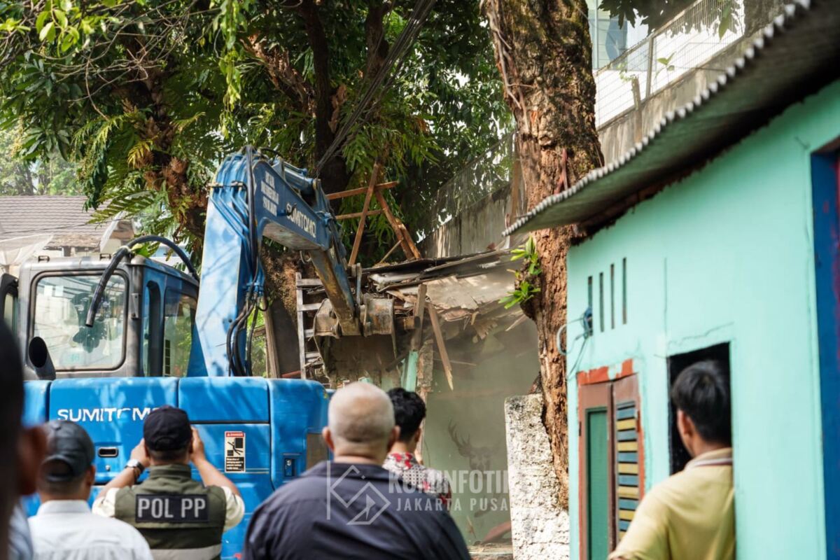Bangli Diatas Saluran Jalan Kampung Bali XXXII Tanah Abang Ditertibkan