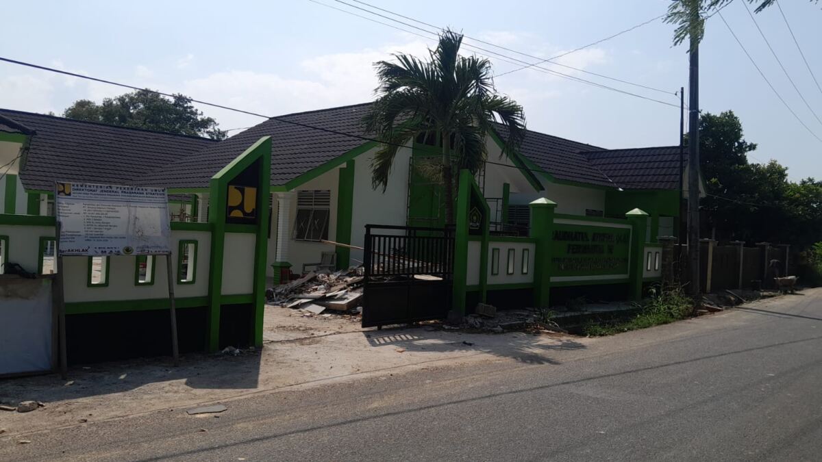 Misteri Rangka Atap Diduga Berkarat Pada Proyek Madrasah PHTC Babel Rp 19 M , PPK Masih Terus Bungkam