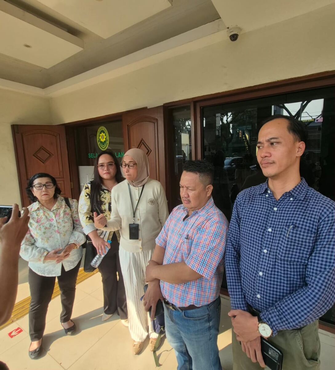 Korban Penganiayaan Kecewa, Karena Terdakwa tidak Hadir Di Persidangan