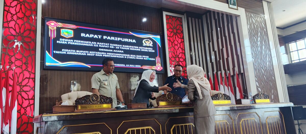 DPRD Kotabaru Gelar Paripurna, Pemkab Sampaikan KUA-PPAS 2027 dan Ajukan Tiga Raperda Prioritas
