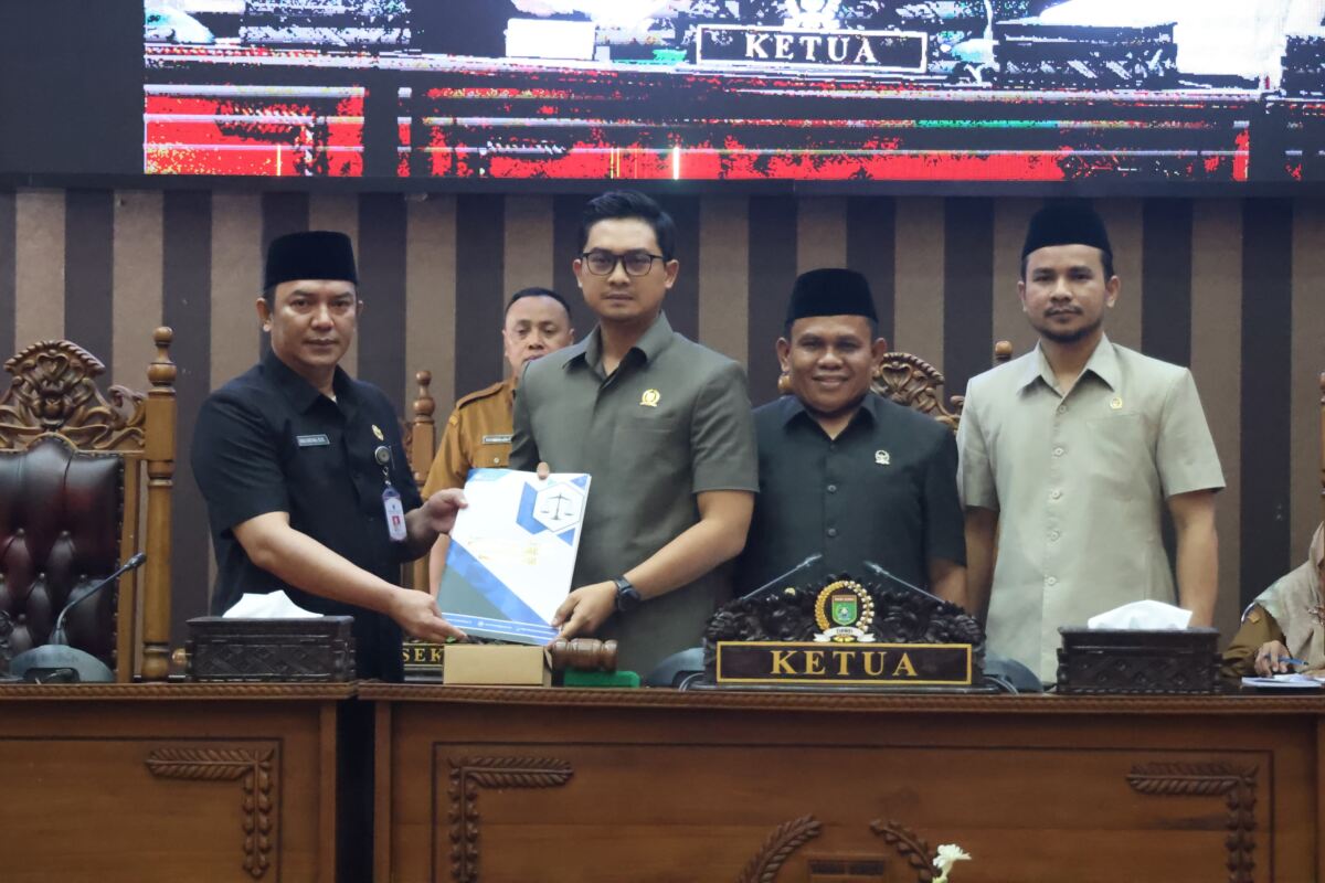 Paripurna DPRD Tanah Bumbu Sampaikan Dua Raperda Desa