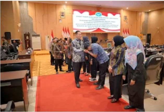 DPRD Lamongan Bedah Raperda Pajak dan Retribusi 2026 Dorongan Keadilan Fiskal dan Perlindungan UMKM Jadi Catatan Utama Fraksi