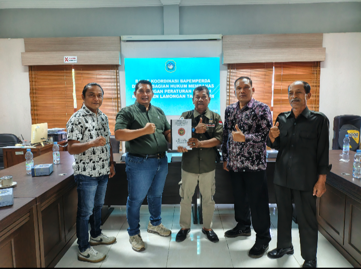 NGO JALAK Serahkan Kajian Analisis Raperda ke DPRD Lamongan, Desak Produk Hukum Pro-Rakyat