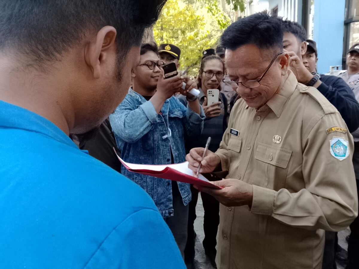 TANGGAPAN KADISDIK LAMONGAN SOAL PEMBERITAAN PIP: SAYA TIDAK BUNGKAM, HANYA TIDAK DIBERI KESEMPATAN BICARA SAAT DEMO