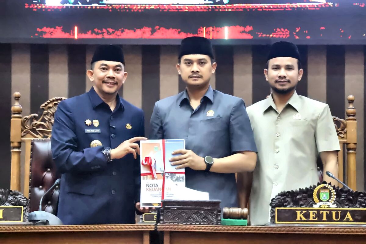 DPRD Tanah Bumbu Terima Rancangan APBD 2027 untuk Dibahas