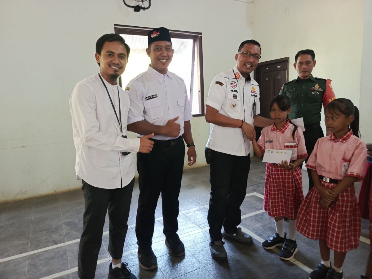 PLN Indonesia Power UBP Sub Unit PLTD Legon Bajak –IZI Jateng Hadirkan Beasiswa dan Bantuan Sarpras di Karimunjawa